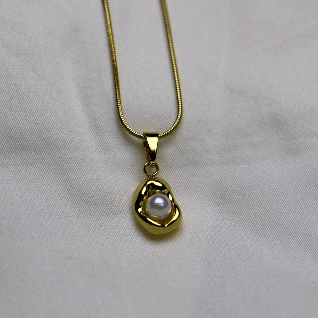 White Pearl Pendant