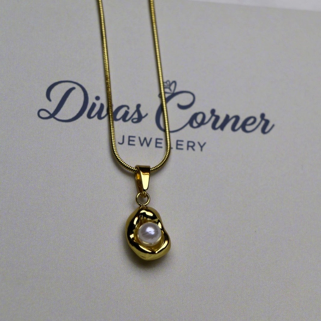 White Pearl Pendant