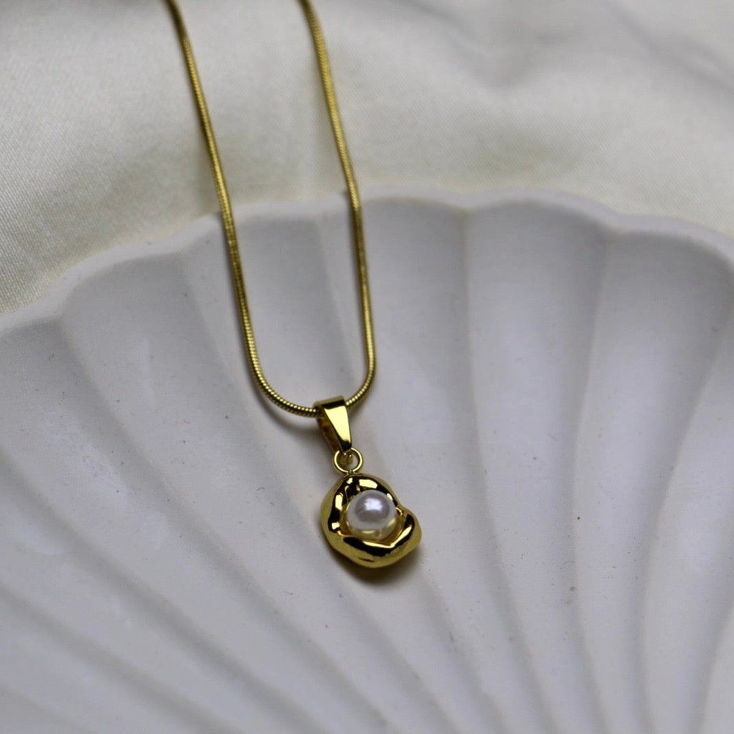 White Pearl Pendant