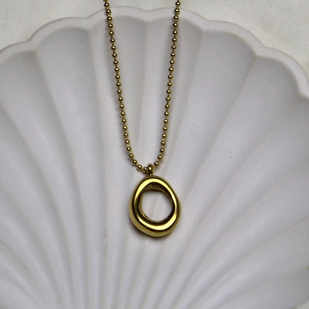 Ova-golden Pendat