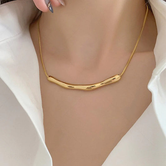 Chic Arc Pendant