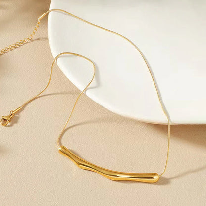 Chic Arc Pendant