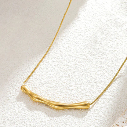 Chic Arc Pendant